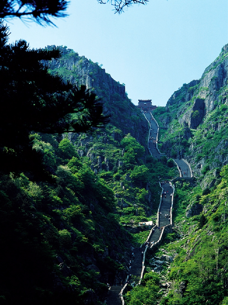 Jinan Lingyan Mountain (Lingyan Temple) Tourism Area