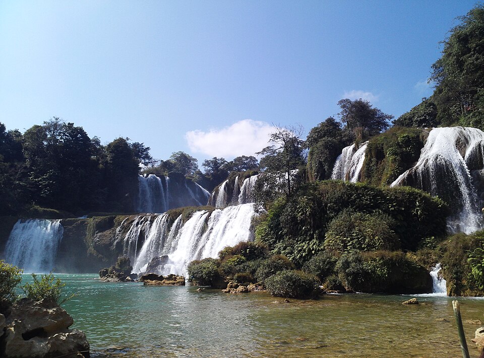 Gudong Waterfall (Lijiang Gudong Tourism Area)