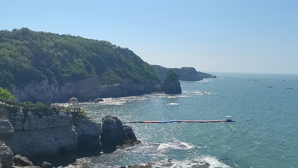 Jinshitan (Golden Pebble Beach)