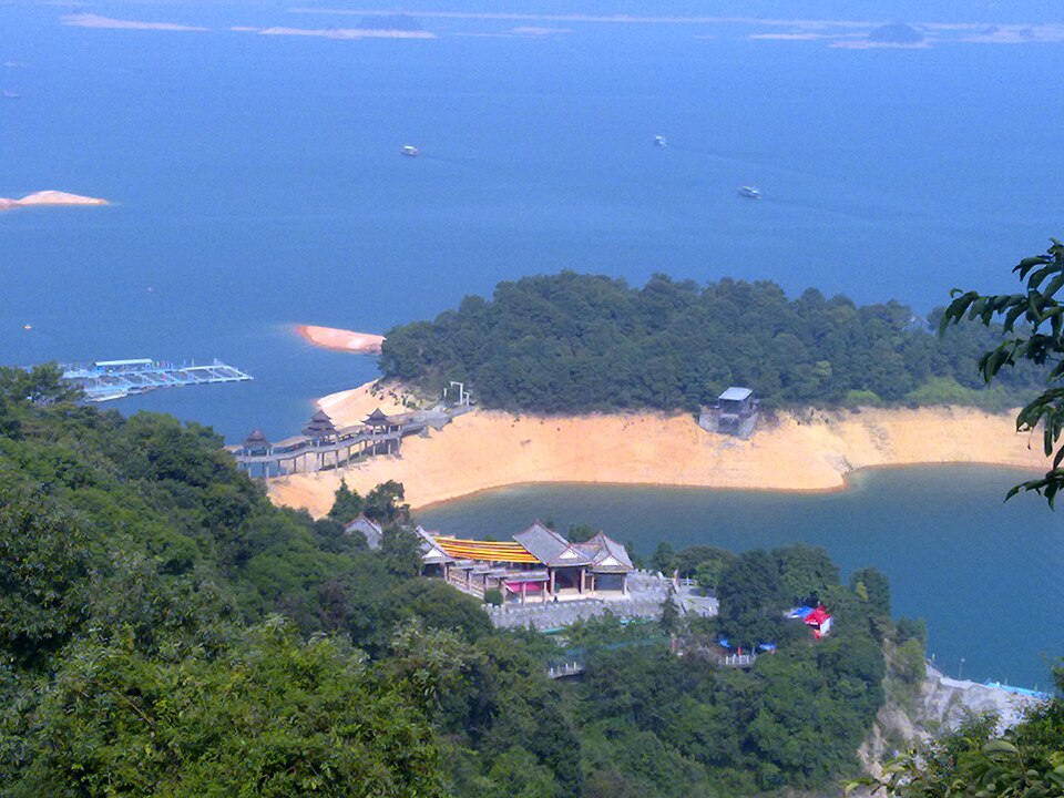 Wanlv (Green) Lake Tourism Area