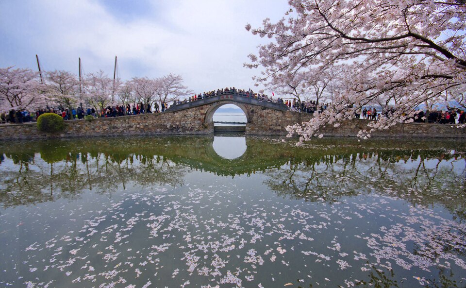 Yuantouzhu (Turtle Head Isle) Tourism Area on Taihu Lake